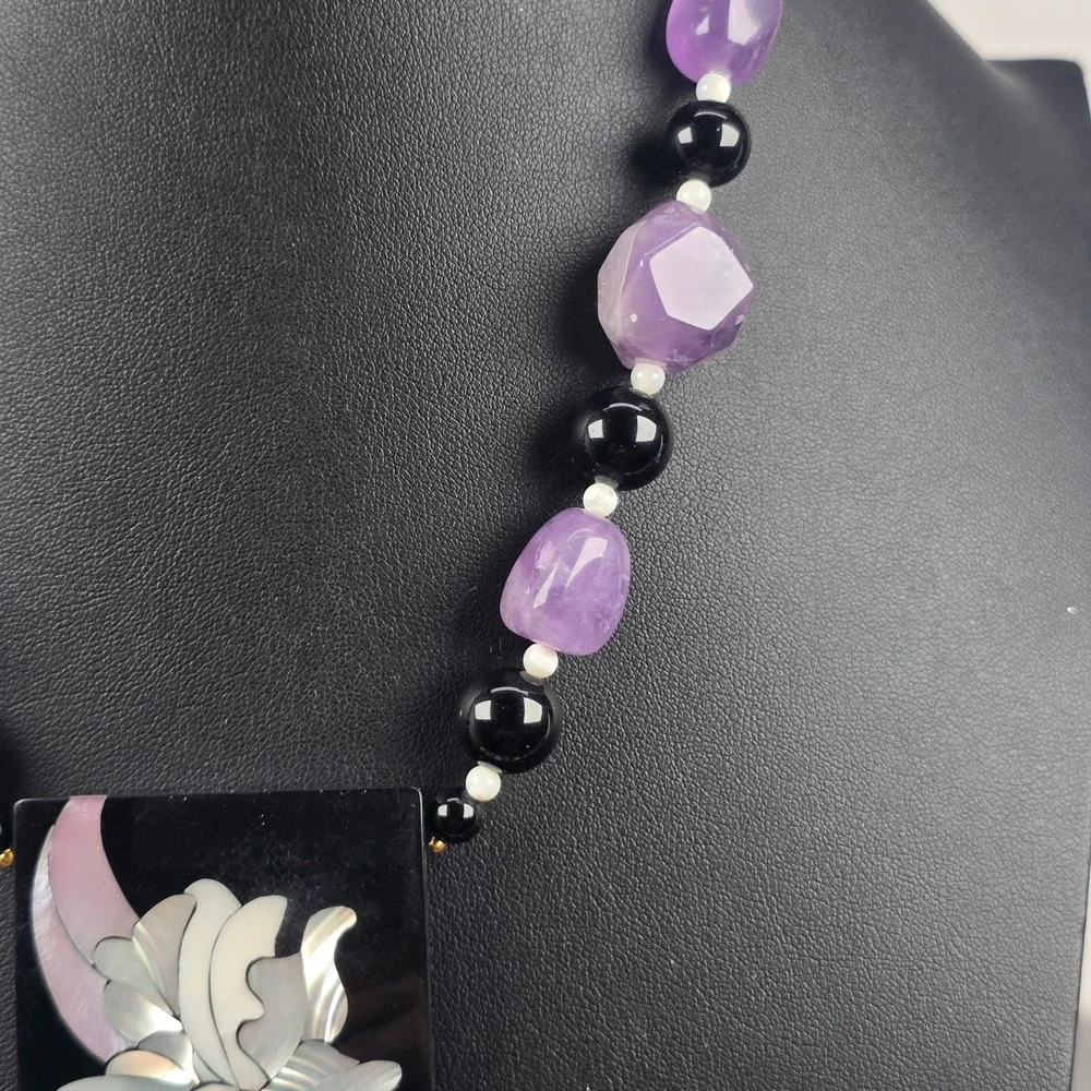 Vintage Lee Sands Mother of Pearl Floral Inlay Necklace Amethyst Black Beads 17